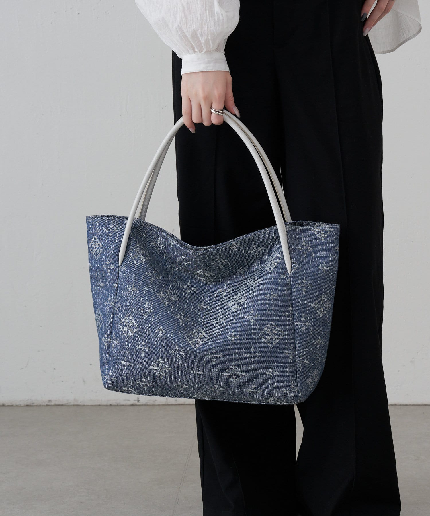 *4-6 WEEKS* (254) LIMITED EDITION Russet [Denim jacquard] Simple tote bag Indigo